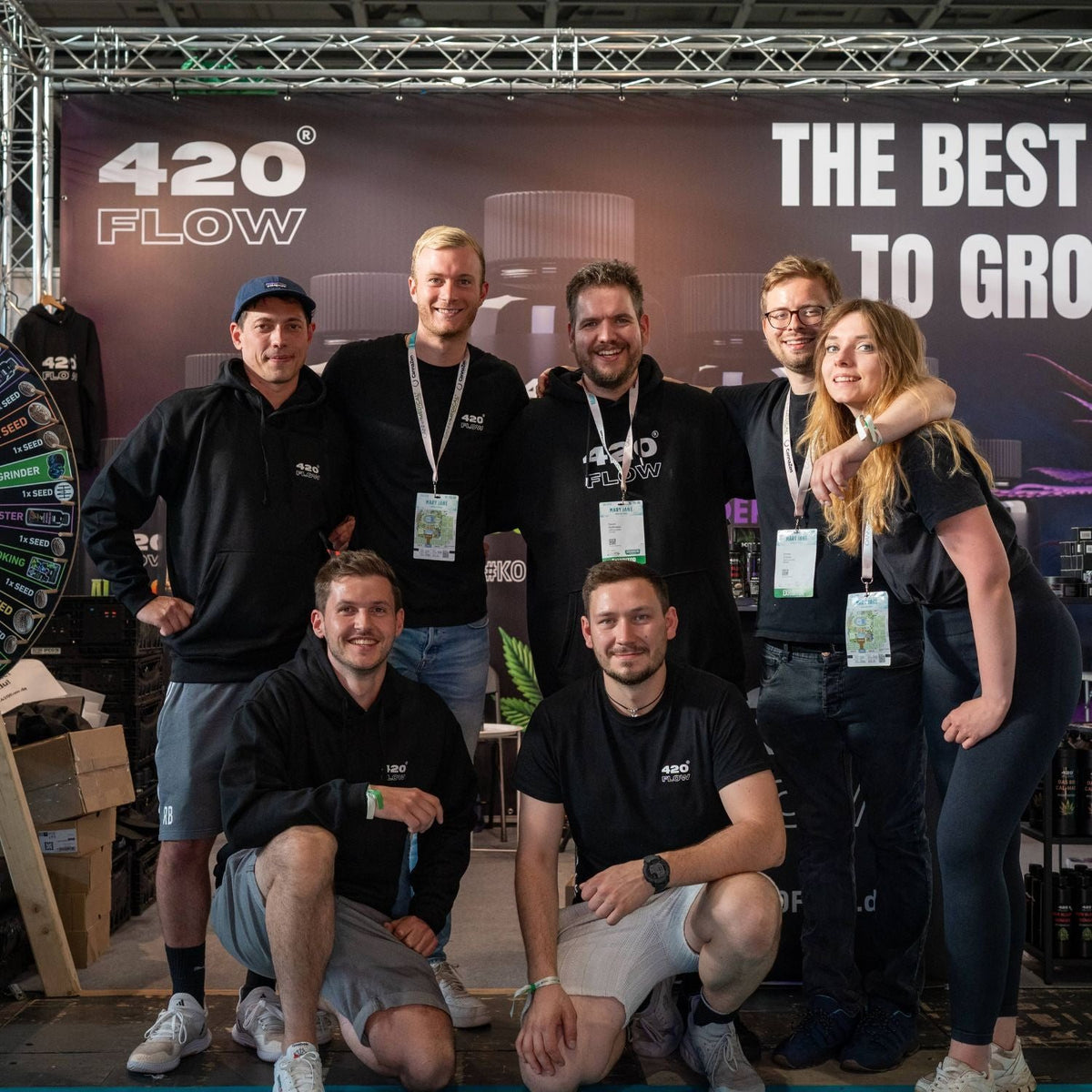 Das 420Flow-Team am Messestand auf der Mary Jane Berlin 2025